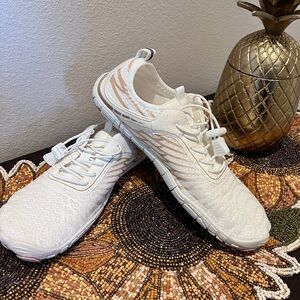 Barefoot Shoes White Women's Athletic Shoes size 38